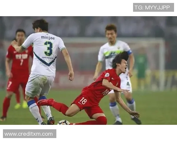 延边与权健比赛裁判争议引发热议球迷对判罚标准提出质疑